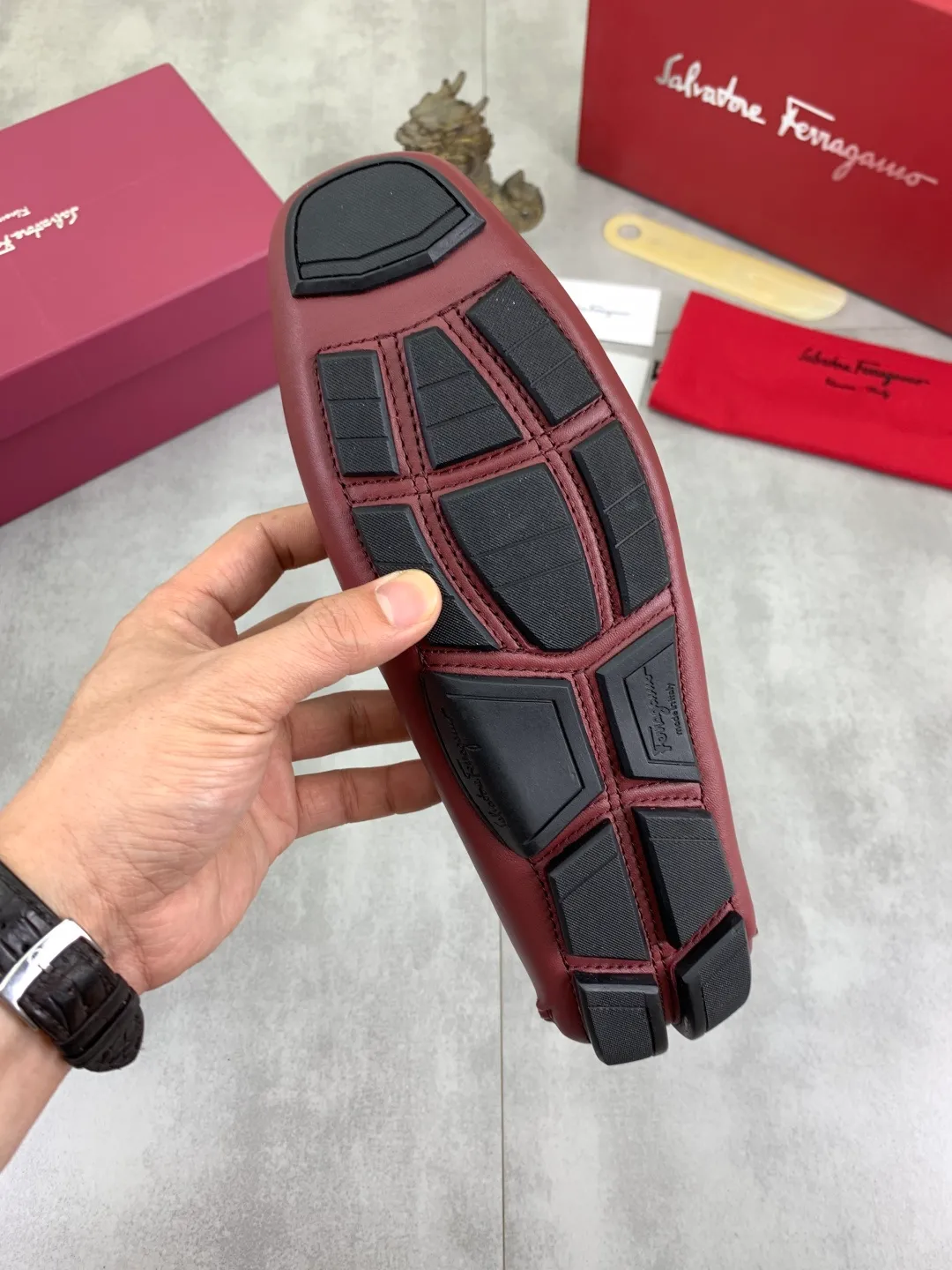 Men's shoes 💰P542 New model, high quality [Ferragamo/Ferragamo] Latest lazy slip-on shoes Original imported calfskin, imported cowhide lining + original luxury metal buckle + original combination outsole Comparison without pressure Code number: 38-45